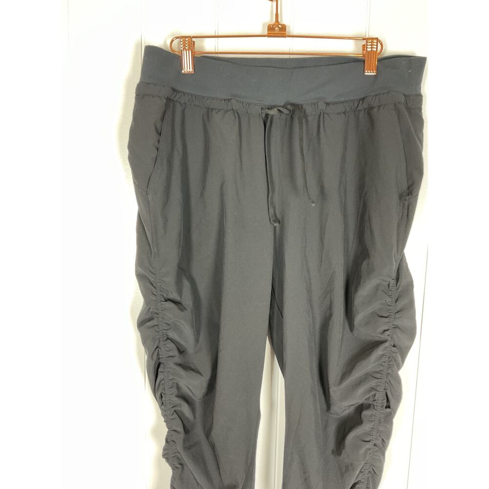 Athleta Women's Attitude Pant in Black Ruched Seams Unlined Jogger Style 10P - Picture 6 of 16